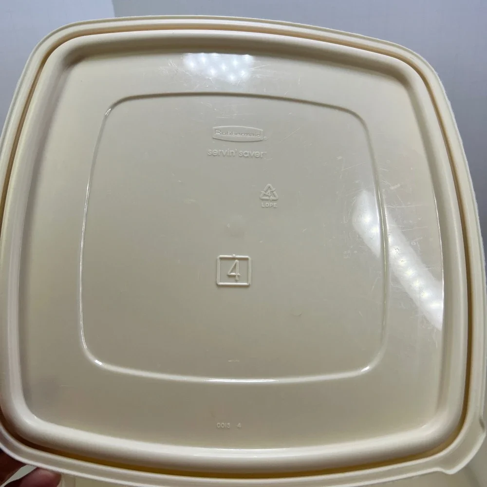 Vintage Rubbermaid Servin Saver Square Food‎ Storage Container Almond 19 cup